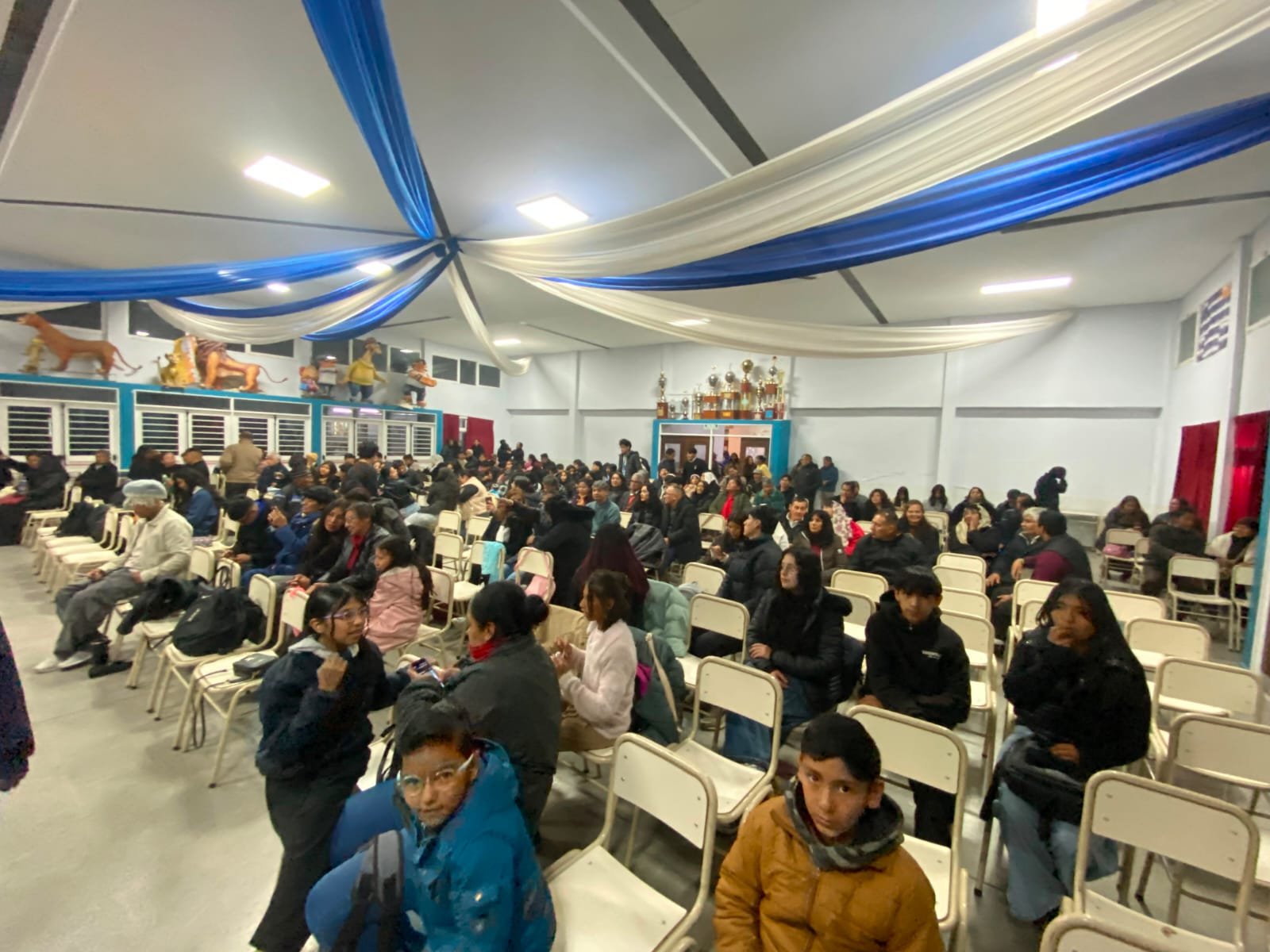 UN COMEDERO EN COMUNIÓN